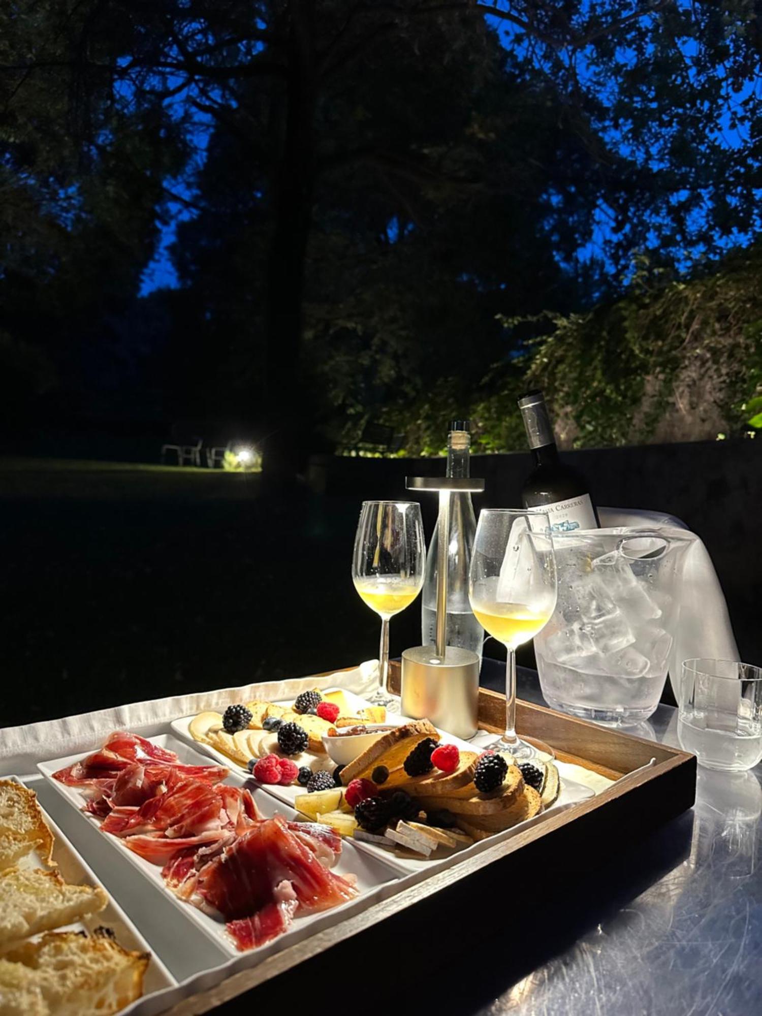 Les Cols Pavellons Pension Olot Buitenkant foto