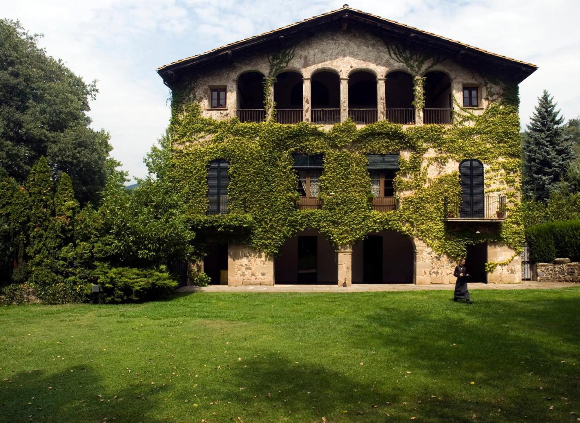 Les Cols Pavellons Pension Olot Buitenkant foto